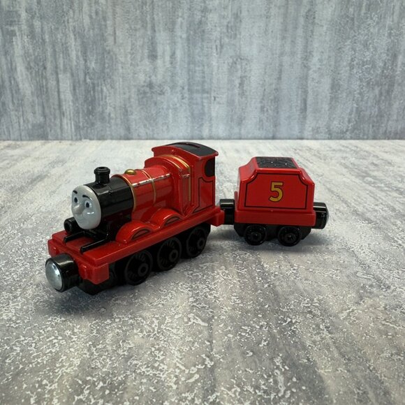 Thomas & Friends Talking James And Tender Diecast Magnetic Train Take N Play - Picture 1 of 7